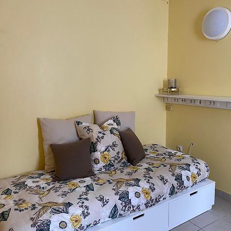 Maison Spacieuse Et Confortable 100M2 Avec Jardin Val-de-Reuil Exterior foto